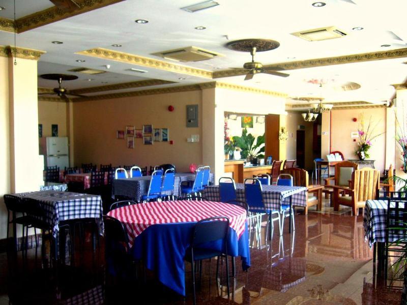 Langkawi Baron Hotel Kuah Exterior foto